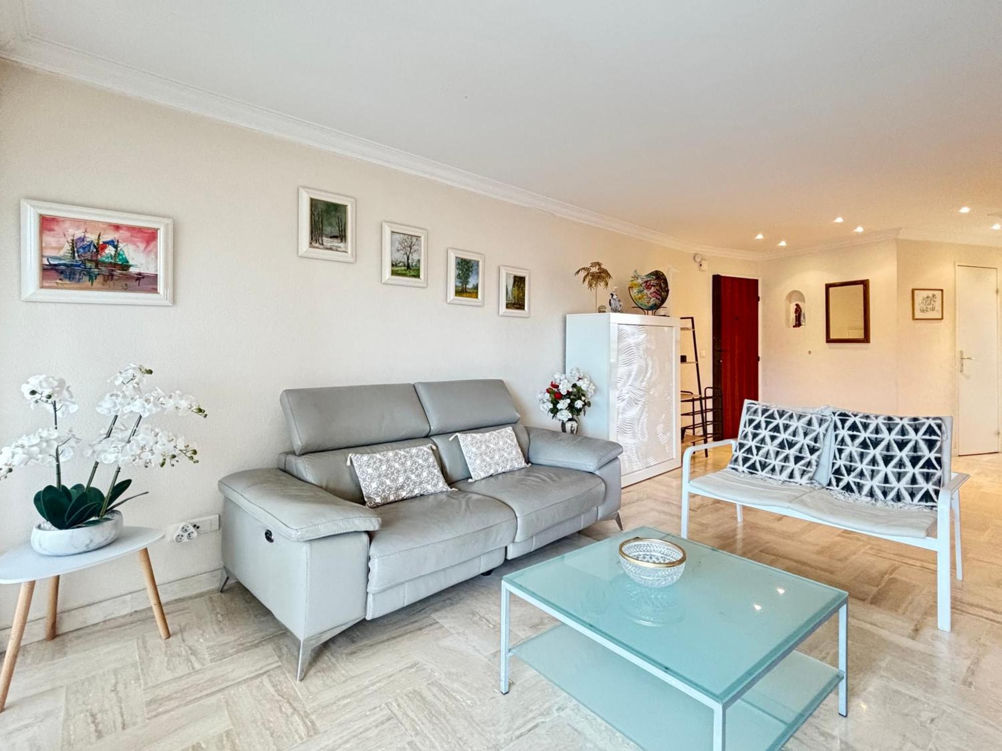 Somptueux 3 Pieces Vue Sur Piscine Villa Mandelieu Dış mekan fotoğraf