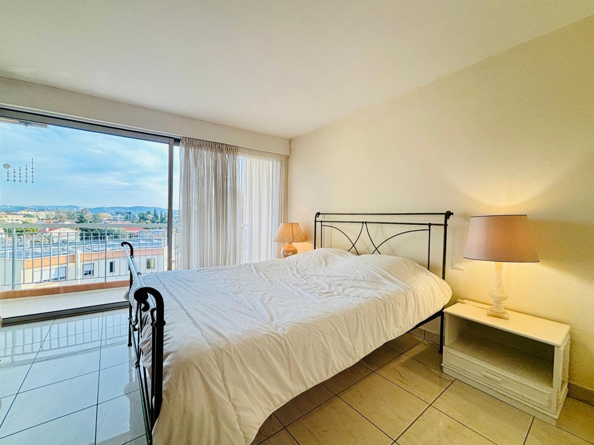 Somptueux 3 Pieces Vue Sur Piscine Villa Mandelieu Dış mekan fotoğraf